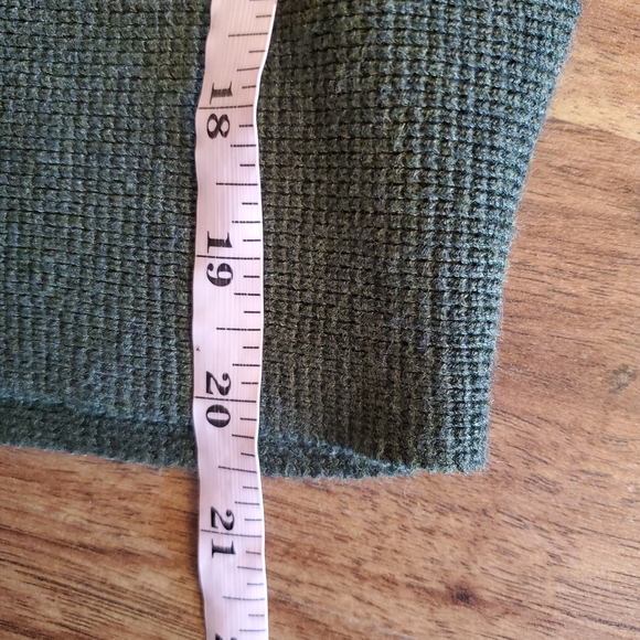 Cyrus Army Green Hooded Top Size XS Waffle Knit Dolman Sleeve - Picture 5 of 5